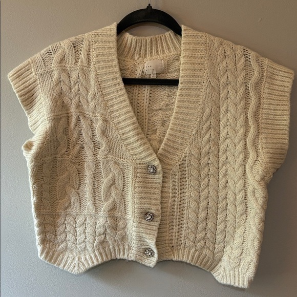 Elegant Cream Cable Knit Cardigan - Picture 1 of 4